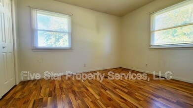 404 E Madison St in Auburn, IL - Building Photo - Building Photo