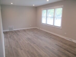1738 Ballentine St in Waukegan, IL - Building Photo - Building Photo