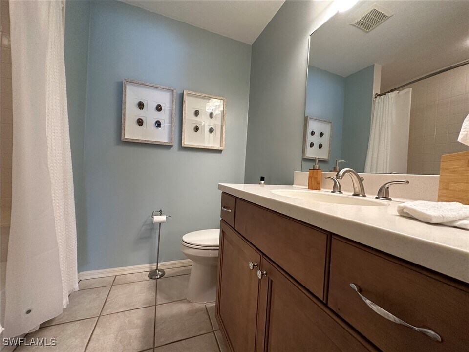 829 Reef Point Cir in Naples, FL - Building Photo