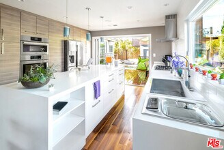 3769 Greenwood Ave in Los Angeles, CA - Building Photo - Building Photo