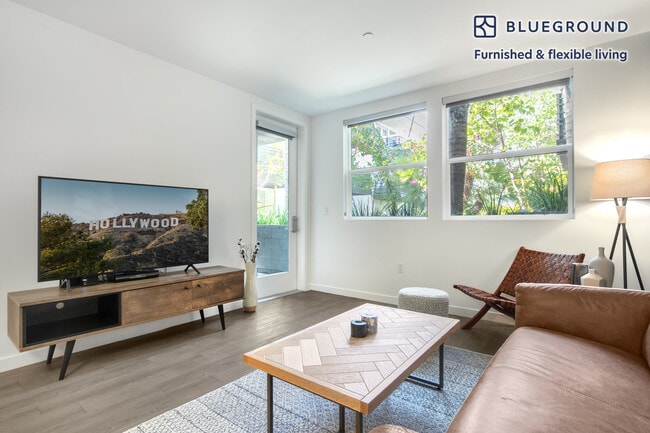 375 N La Cienega Blvd in West Hollywood, CA - Building Photo - Building Photo