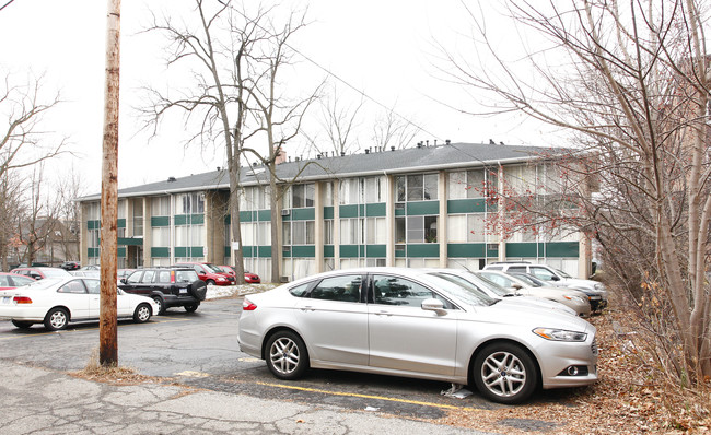 Forest Terrace in Ann Arbor, MI - Building Photo - Building Photo