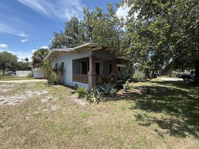 714 Laurel Ave in Sanford, FL - Building Photo - Building Photo
