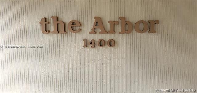 1400 St Charles Pl in Pembroke Pines, FL - Building Photo
