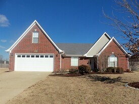 6768 Cassidy Dr in Walls, MS - Building Photo