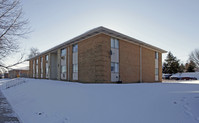 5305 52nd St in Kenosha, WI - Foto de edificio - Building Photo