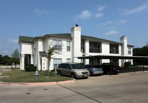 9th St Apartments in Midlothian, TX - Building Photo