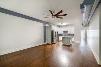 71 Union Ave in Memphis, TN - Building Photo - Building Photo