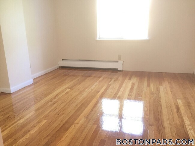 109 Brainerd Rd, Unit 4 in Boston, MA - Building Photo - Building Photo