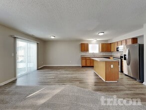 676 Blue Meadow Dr in Greenwood, IN - Building Photo - Building Photo