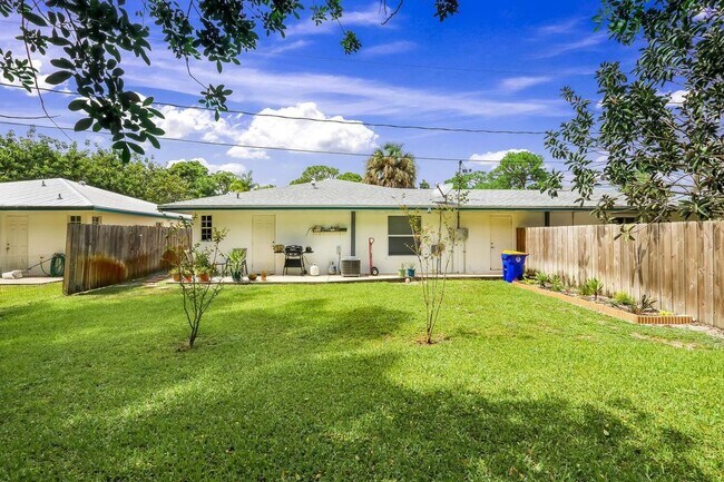 4700 SE Compass Way in Stuart, FL - Building Photo - Building Photo