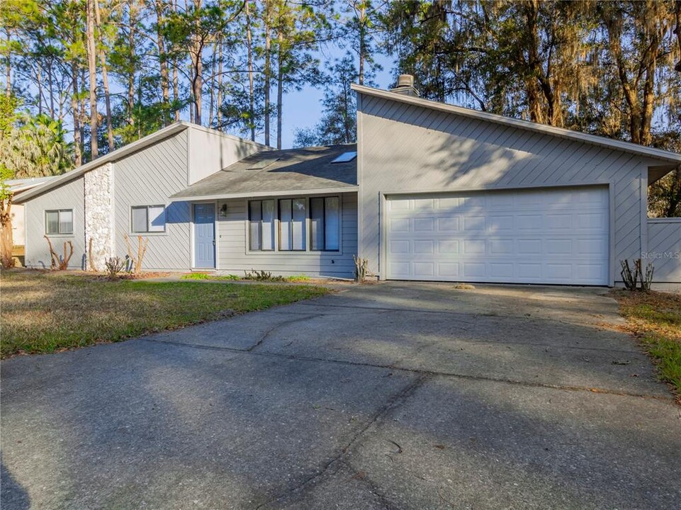 8104 SW 53 Pl in Gainesville, FL - Building Photo