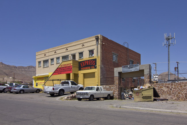 3200 N Piedras St in El Paso, TX - Building Photo - Building Photo