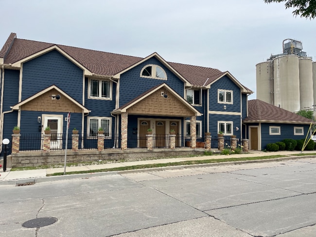 316 E Stewart St in Milwaukee, WI - Foto de edificio - Building Photo