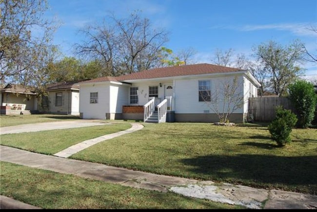 property at 2208 Farola Dr