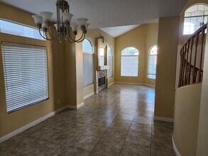 8875 La Manga Ave in Las Vegas, NV - Foto de edificio - Building Photo