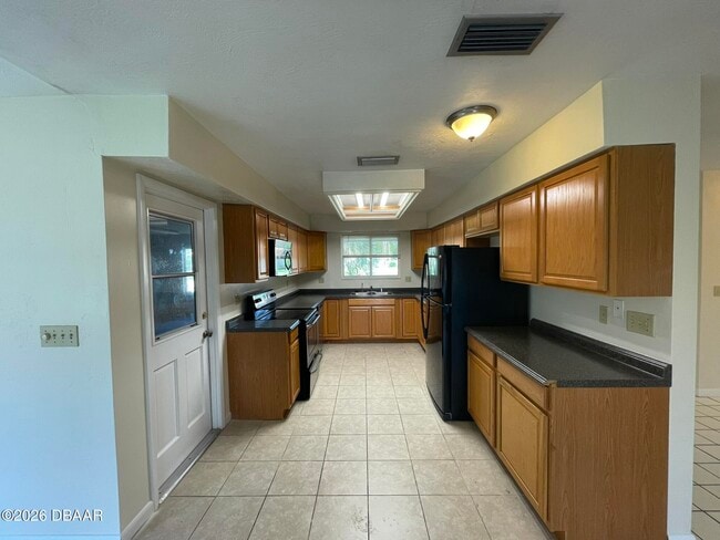 524 Pelican Bay Dr in Daytona Beach, FL - Building Photo - Building Photo