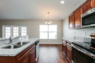 9727 Cypress Harbor Dr in Gibsonton, FL - Building Photo - Building Photo
