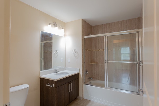 The Boulevard in Avenel, NJ - Foto de edificio - Interior Photo