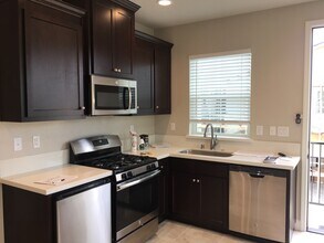 1807 Perennial Terrace, Unit Upstairs in Davis, CA - Building Photo - Building Photo