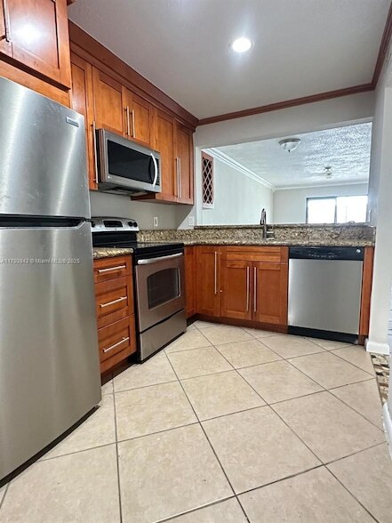 851 NE 207th Terrace, Unit 6202 in Miami, FL - Building Photo - Building Photo