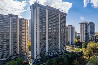 Upper Canada Court, West in Toronto, ON - Building Photo - Building Photo