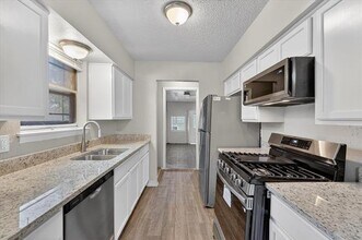 10517 Castlerock Dr in Dallas, TX - Building Photo - Building Photo