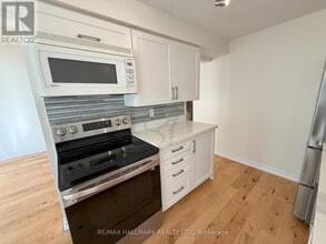 269 Dunsmore Ln in Barrie, ON - Building Photo - Building Photo