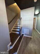 2102 E Oak Rd in Vineland, NJ - Building Photo