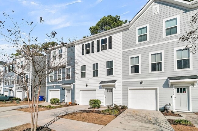 1226 Tice Ln in North Charleston, SC - Foto de edificio - Building Photo