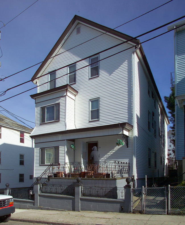 220-224 Mulberry St in Fall River, MA - Foto de edificio - Building Photo