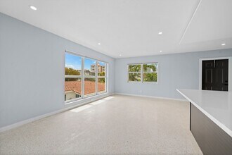 3220 NE 7th Pl in Pompano Beach, FL - Building Photo - Building Photo