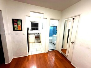 260 Euclid Ave in Miami Beach, FL - Building Photo - Building Photo