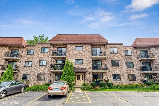 property at 5511 Chateau Dr