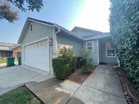 66 N Valley Ct in Chico, CA - Building Photo