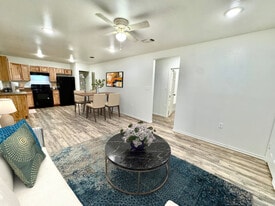 Elliston Commons in Lubbock, TX - Building Photo