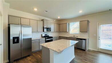 304 Belmont Dr in Cartersville, GA - Building Photo - Building Photo