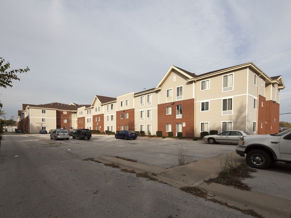 Riverdale Manor in Riverdale, IL - Foto de edificio
