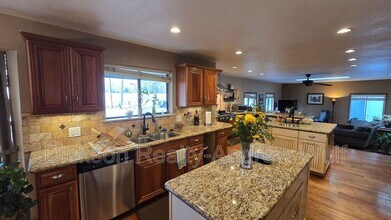 22882 Carriage Dr in Reno, NV - Building Photo - Building Photo