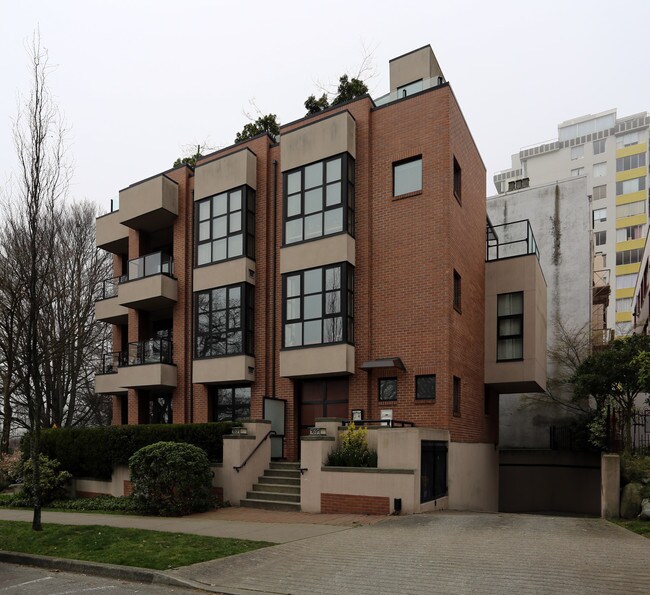 1691 Harwood St in Vancouver, BC - Building Photo - Building Photo