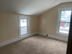 77 Aurora St, Unit Upper Front in Lancaster, NY - Building Photo - Building Photo