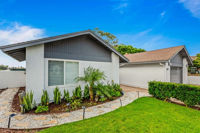 1325 Park Dr in Chula Vista, CA - Building Photo - Building Photo