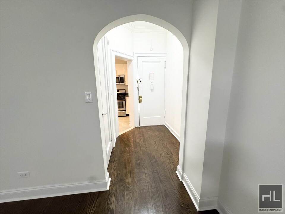 WEST 72 STREET in New York, NY - Building Photo