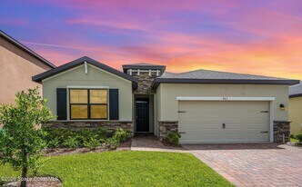 463 Old Country Rd S E in Palm Bay, FL - Building Photo