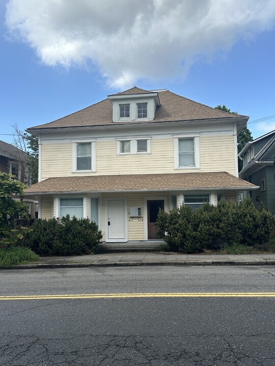 3015 SE Belmont St-Unit -3015 in Portland, OR - Building Photo