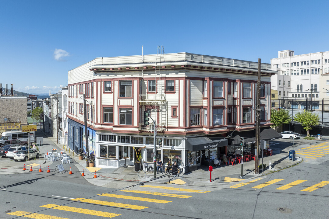 700 Columbus Ave in San Francisco, CA - Building Photo