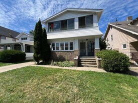 2184 Wascana Ave in Lakewood, OH - Building Photo