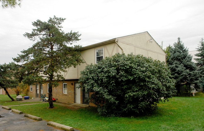 2255 Webster Canyon Ct in Columbus, OH - Building Photo - Building Photo
