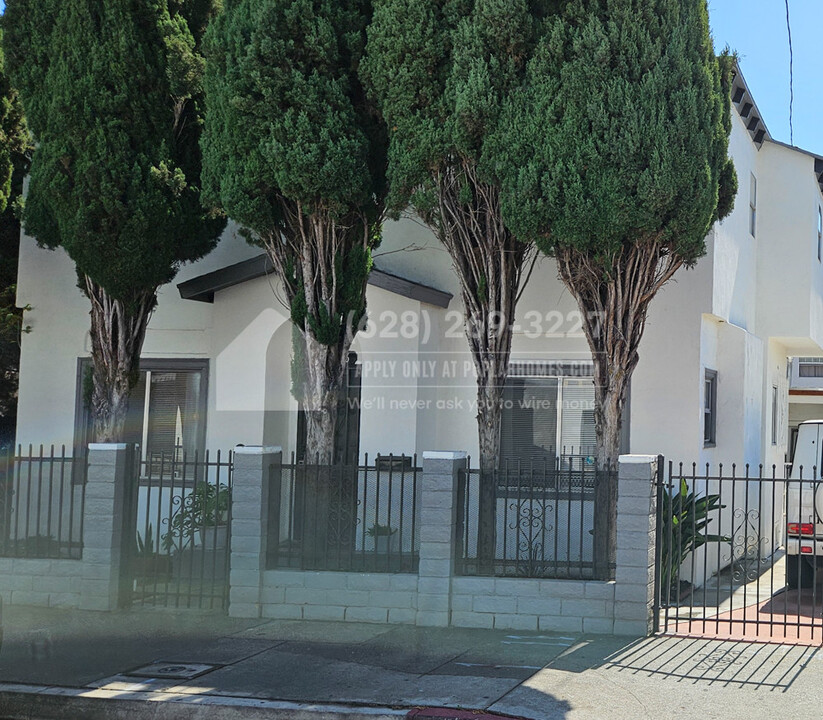 6056 Fountain Ave in Los Angeles, CA - Foto de edificio