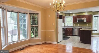 10 Forest Brook Ct in Germantown, MD - Building Photo - Building Photo